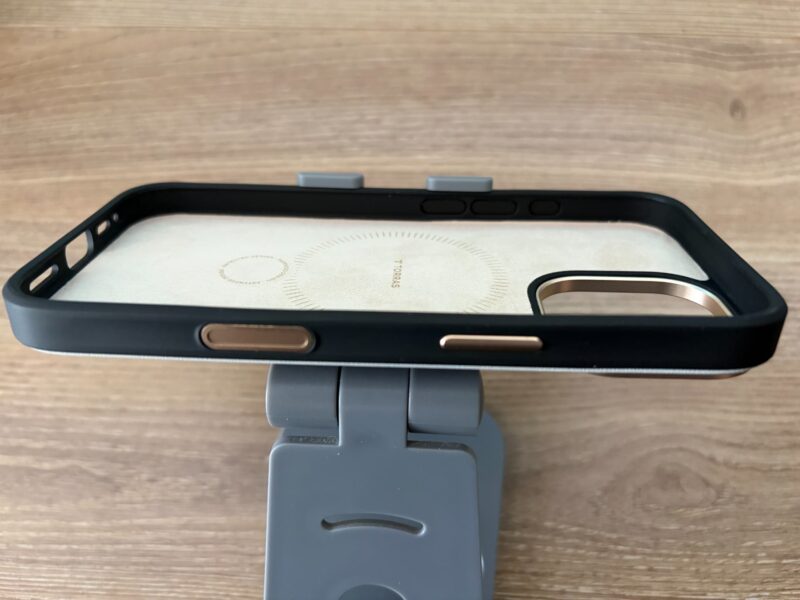 TORRAS iPhone17ケース
Ostand Q3 レザートーンの画像