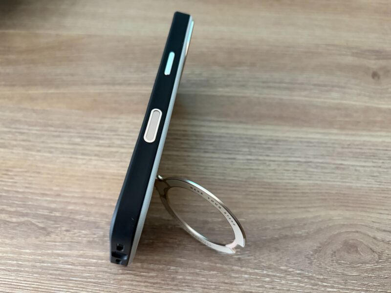 TORRAS iPhone17ケース
Ostand Q3 レザートーンの画像