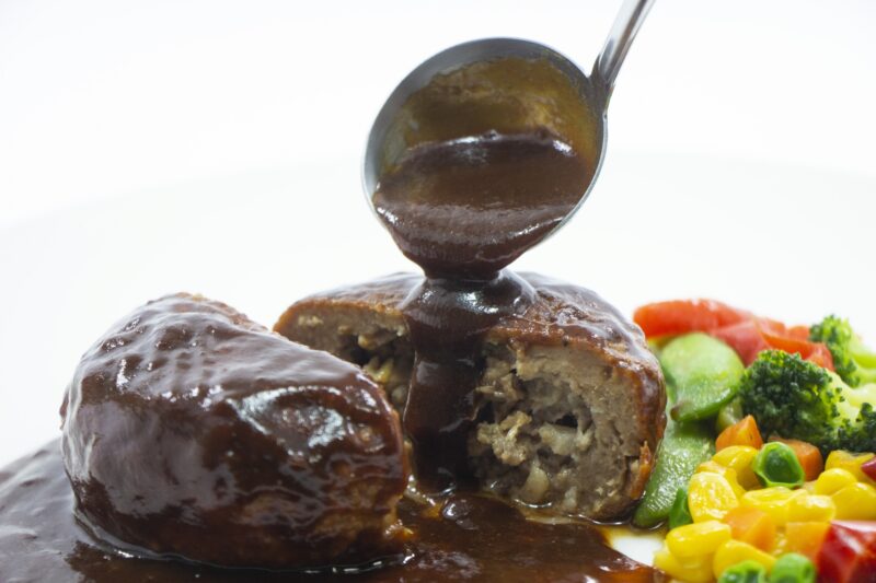 デミグラソースがかかったハンバーグ